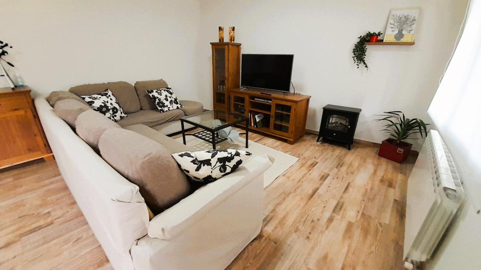 Ferienwohnung La Casona Serranillos Exterior foto