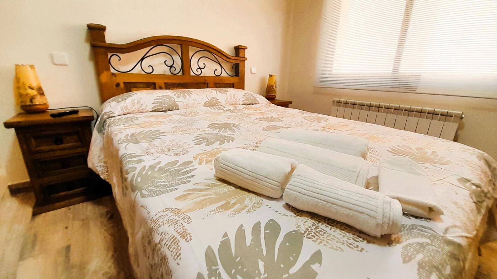 Ferienwohnung La Casona Serranillos Exterior foto