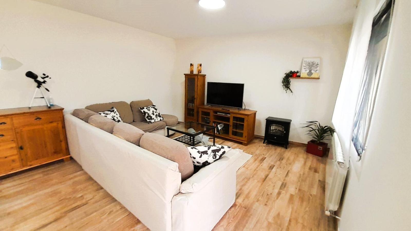 Ferienwohnung La Casona Serranillos Exterior foto